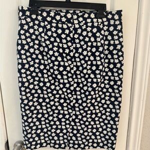 J.Crew No. 2 Pencil Skirt Size 8 Blue White  Floral Print Textured Cotton Blend